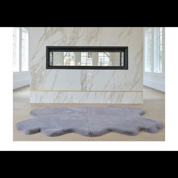 Mon Chateau Faux Fur Quad Rug